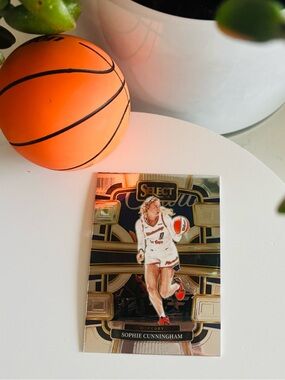 WNBA Sophie Cunningham trading Panini Prizm Select card🏀